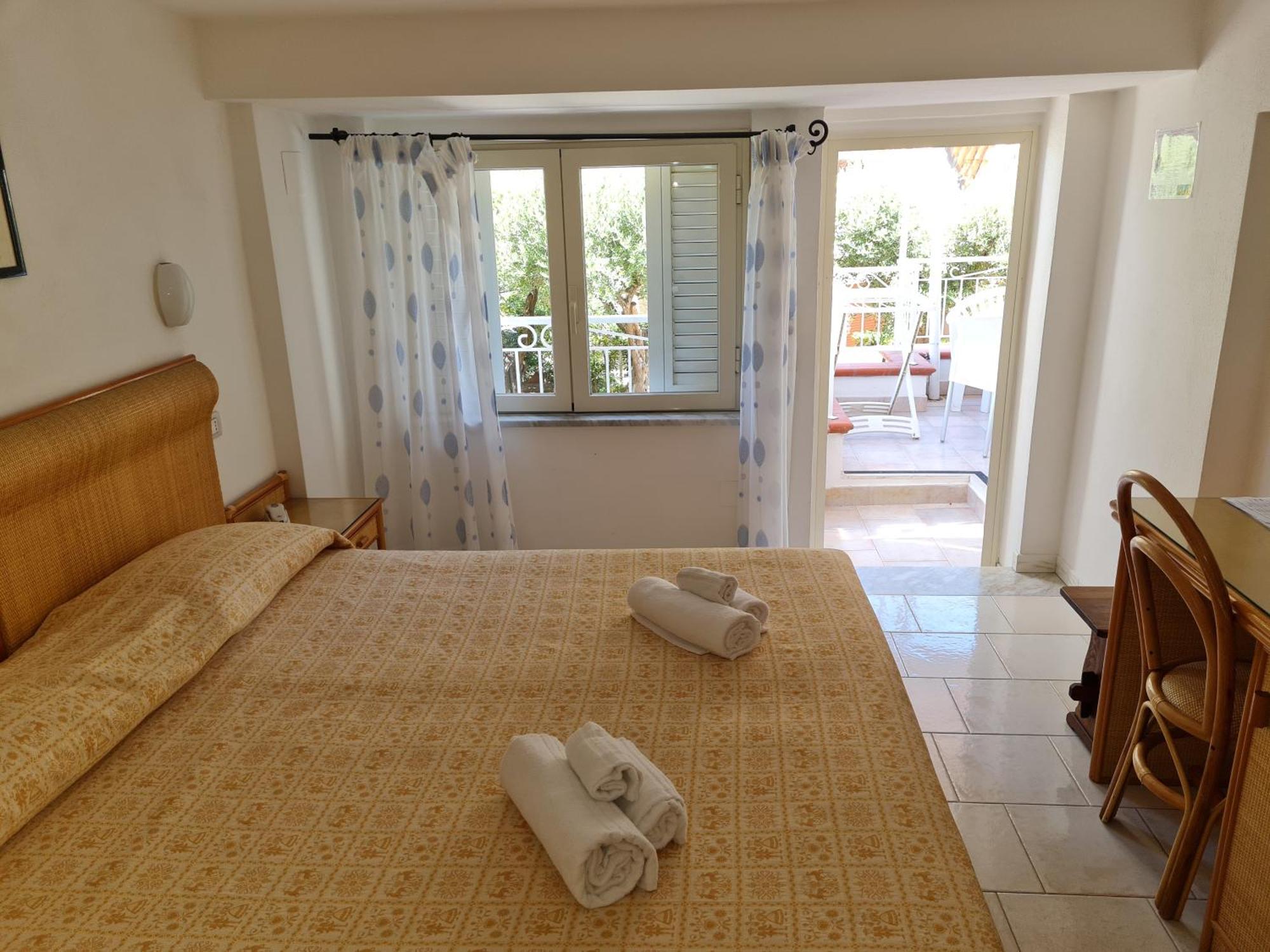 Aparthotel Le Roccette Mare Tropea Esterno foto